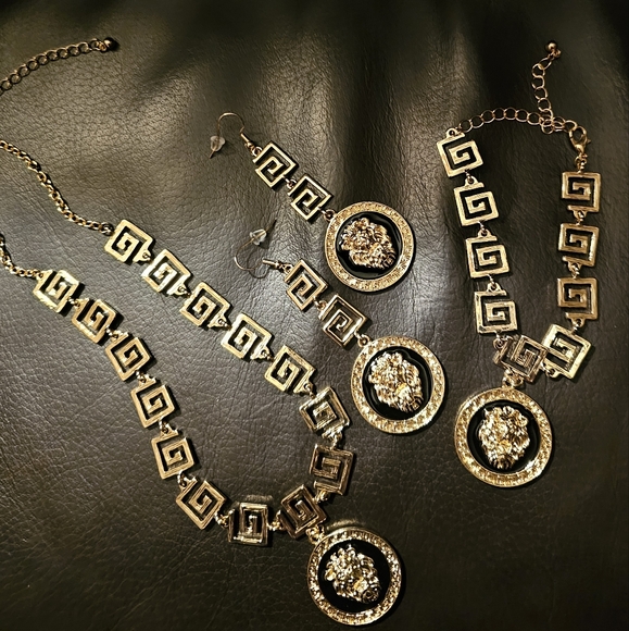 Lion Head: Bracelet, Necklace, Earrings Set NEW - Picture 8 of 8